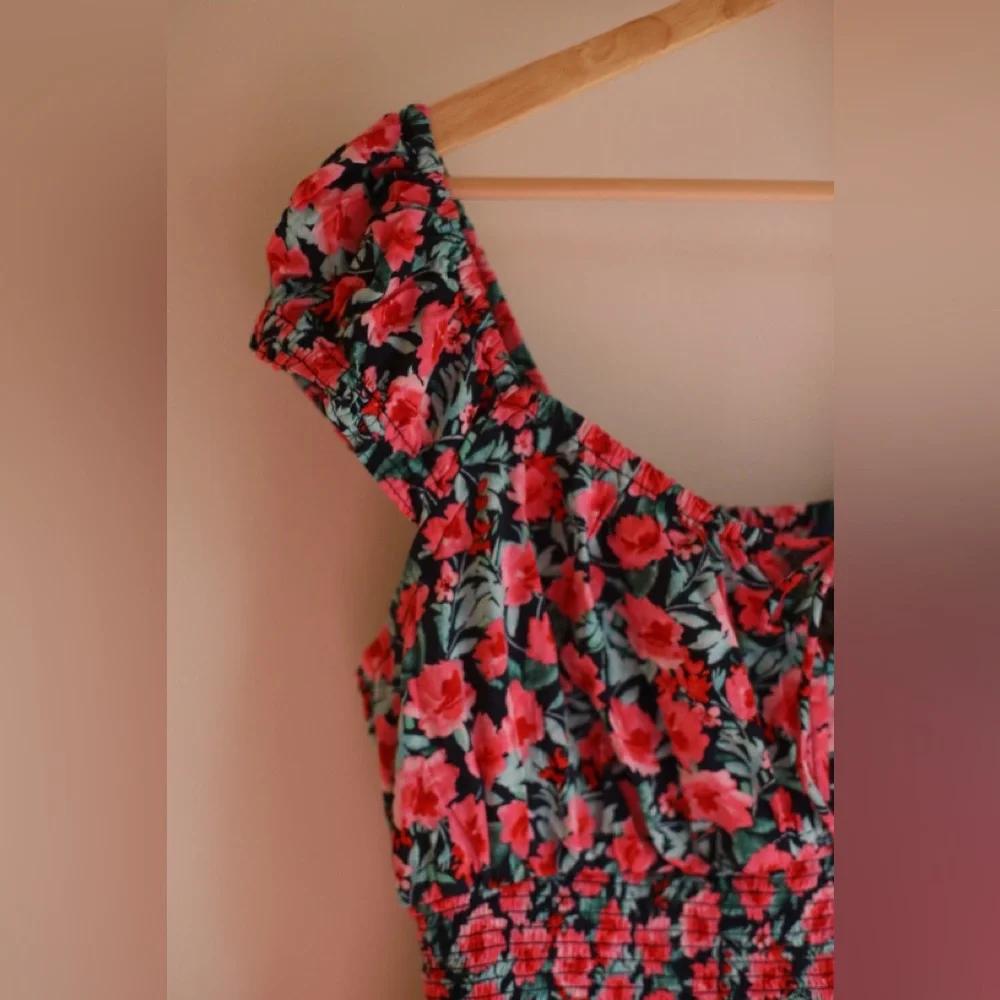 Old Navy Floral Smocked Waist Dress – cottage core - red - M | Easter Dress - Picture 3 of 8